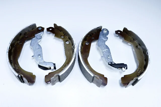 Колодки тормозные задние барабанные Дастер 4x4/Каптур/Аркана